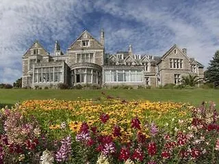 Hotel Treloyhan Manor 3*