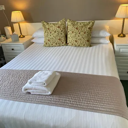 Hotel Treloyhan Manor 3*